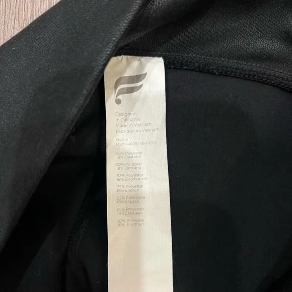 Fabletics High-Waisted Iridescent Luxe Leggings Size Large (Black) - Picture 9 of 11